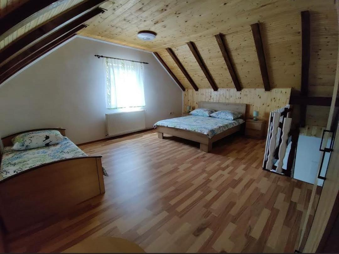 Apartman Niki Lic ภายนอก รูปภาพ